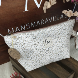 Neceser Básico flores clara