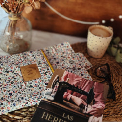 Funda libro / Tablet Flores...